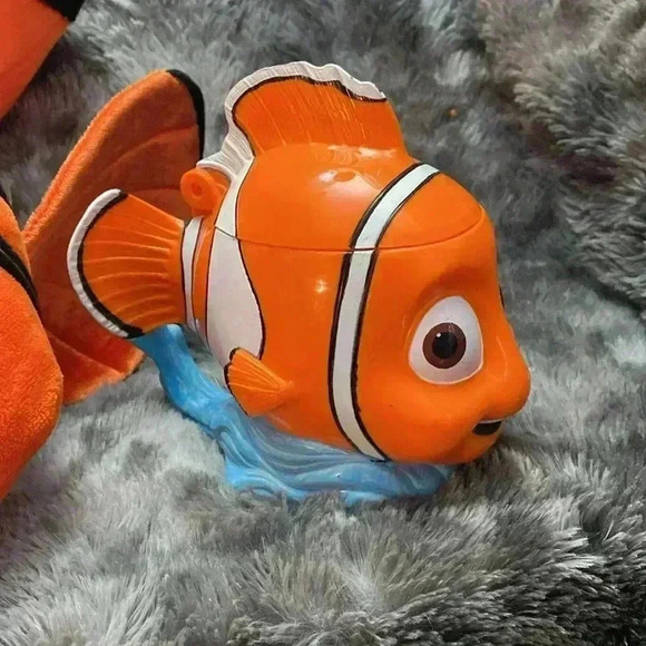 Disney Finding Nemo  18" Plush Clown Fish and finding Nemo Disney Cup - Picture 2 of 16